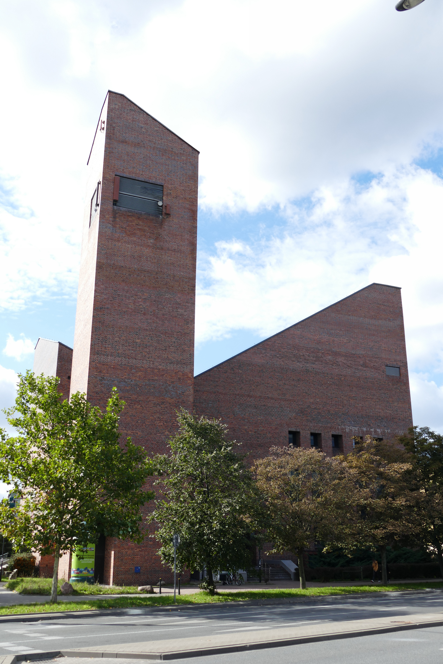 Zdjęcie architektury budynku Kościół Najświętszej Marii Panny Matki Kościoła